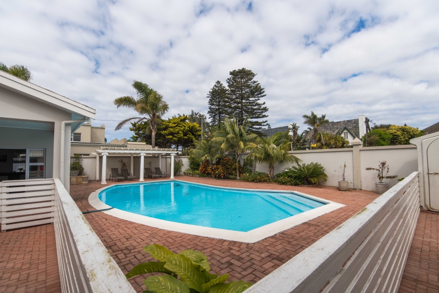 4 Bedroom Property for Sale in Summerstrand Eastern Cape